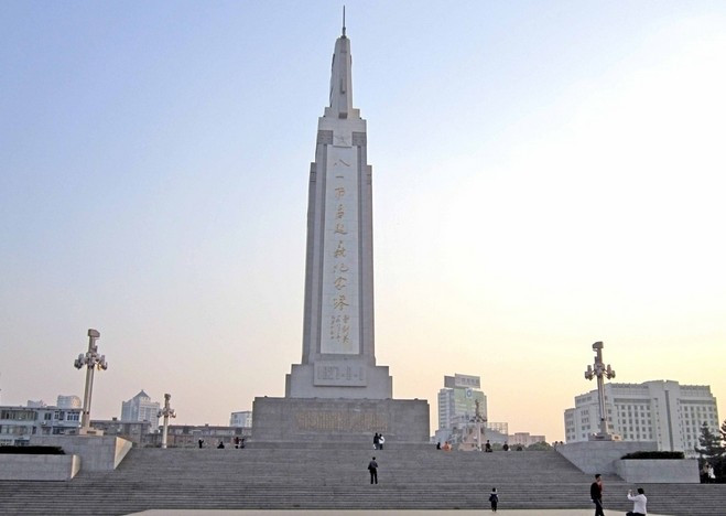 江西南昌超实用自由行景点美食行程攻略之八一广场纪念塔