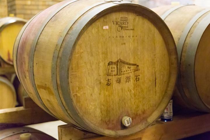 宁夏自由行超实用的游记行程攻略之志辉源石酒庄的葡萄酒木桶