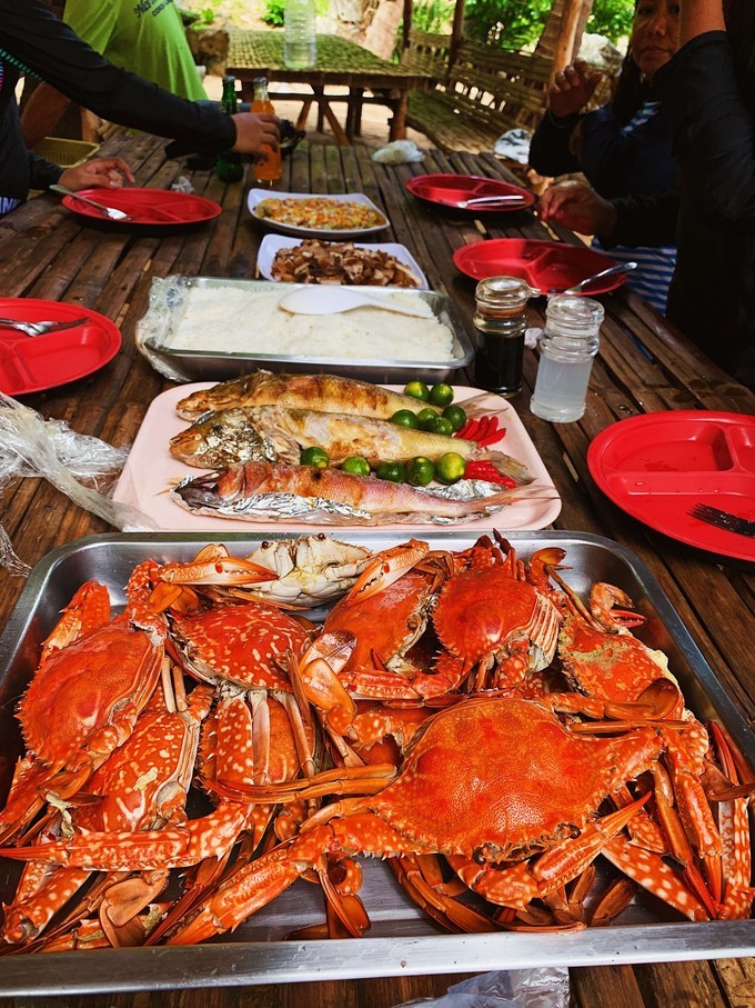 菲律宾科隆镇小岛潜水美食旅游攻略之团餐吃海鲜