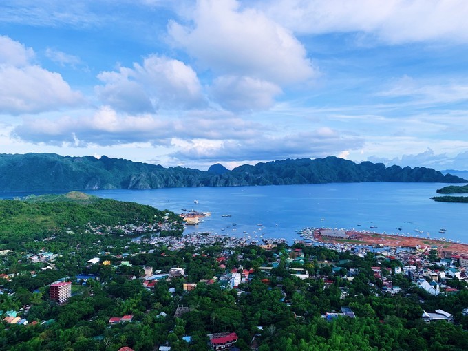 菲律宾科隆镇小岛潜水美食旅游攻略之科隆的十字架山