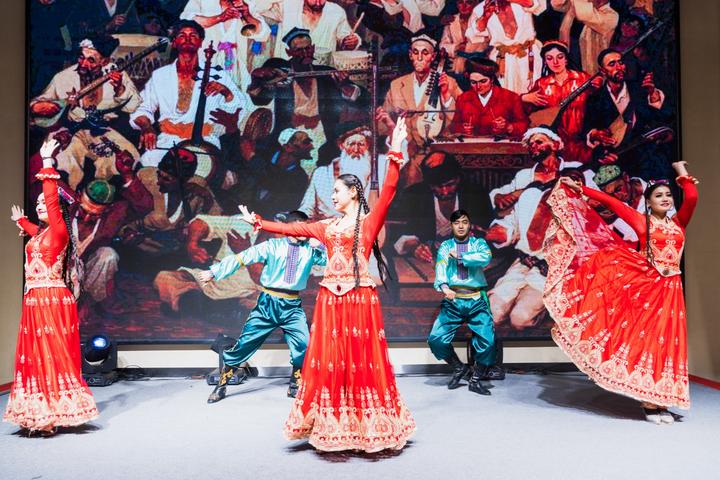 新疆克拉玛依超实用美食摄影旅游攻略之北庭院子歌舞表演