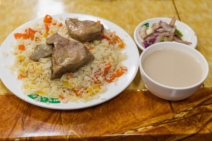 新疆克拉玛依超实用美食摄影旅游攻略之牧羊人抓饭