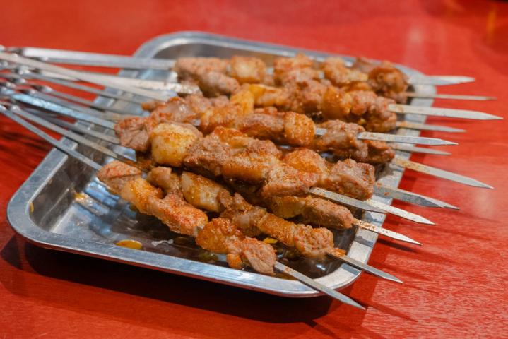 新疆克拉玛依超实用美食摄影旅游攻略之阿吾丹的烤羊肉串